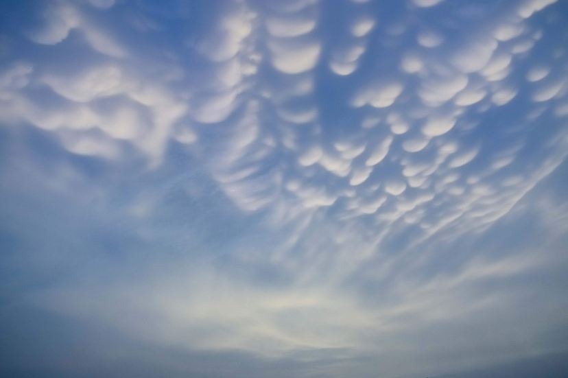 blue sky, Mammatus clouds