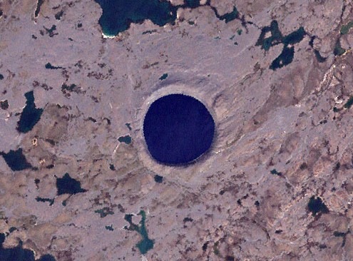 Geography of Pingualuit Crater
