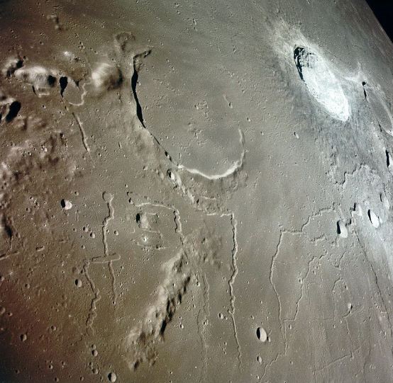 Volcanic rilles on the Moon