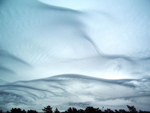 wave-like clouds