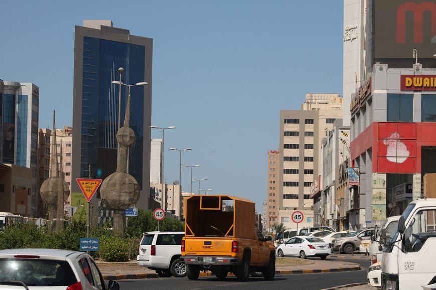 cars-buildings-and-a-street-in-Kuwait
